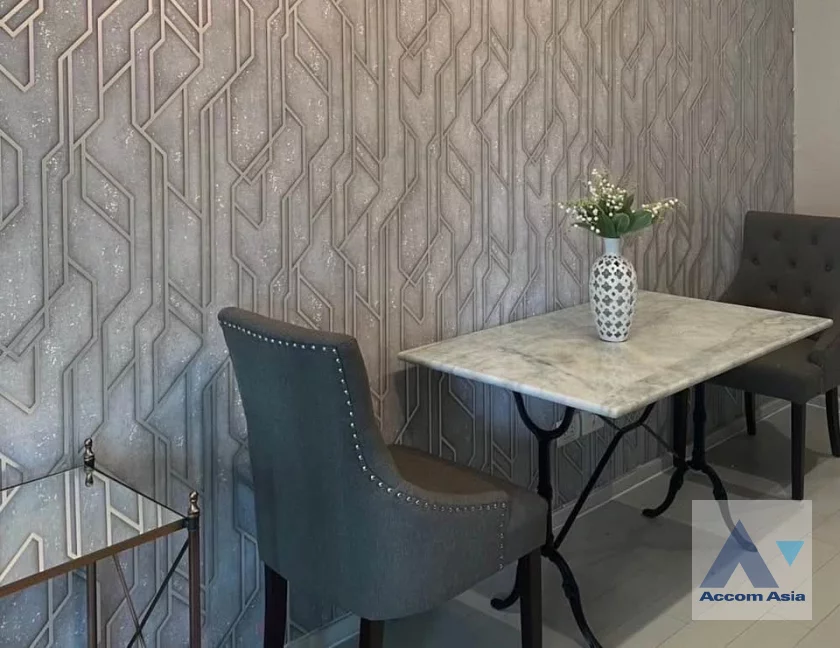 unit 1 Bedroom  Condominium For Rent & Sale in Ploenchit, Bangkok  near BTS Ploenchit (AA46855)