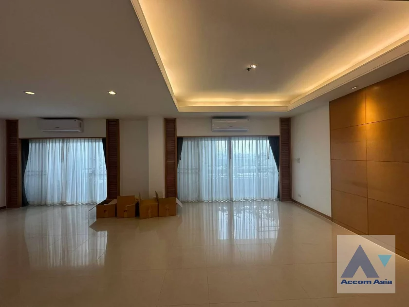  1  3 br Apartment For Rent in Sathorn ,Bangkok MRT Lumphini at Cozy and Convenient Apartment Near Garden Intl AA46857