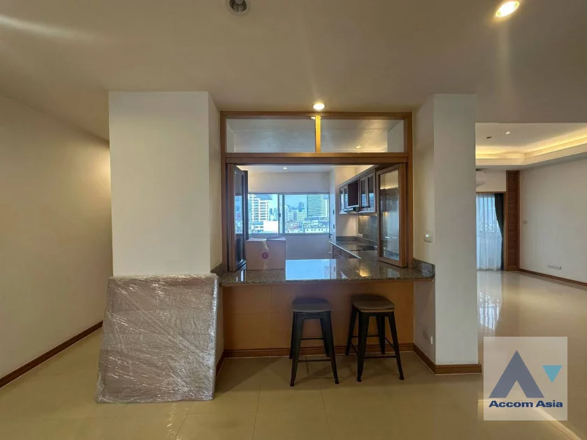 8  3 br Apartment For Rent in Sathorn ,Bangkok MRT Lumphini at Cozy and Convenient Apartment Near Garden Intl AA46857