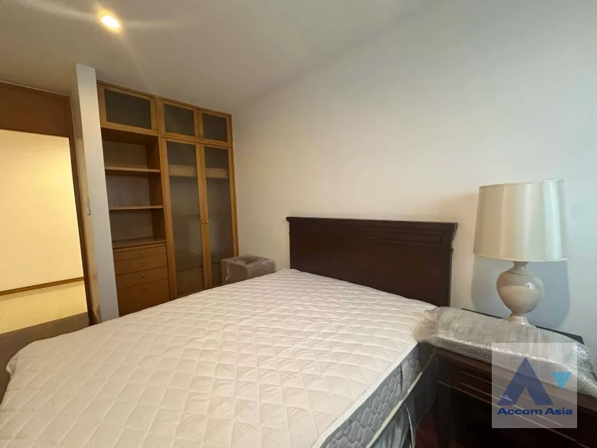 18  3 br Apartment For Rent in Sathorn ,Bangkok MRT Lumphini at Cozy and Convenient Apartment Near Garden Intl AA46857