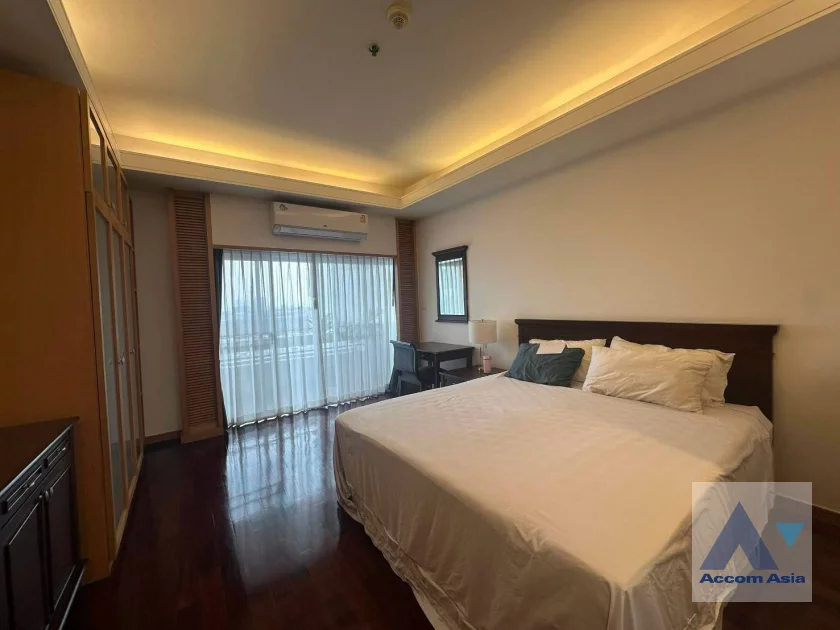 12  3 br Apartment For Rent in Sathorn ,Bangkok MRT Lumphini at Cozy and Convenient Apartment Near Garden Intl AA46857