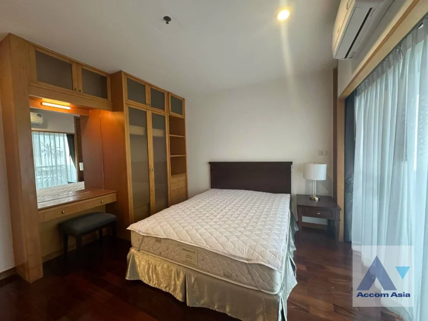 20  3 br Apartment For Rent in Sathorn ,Bangkok MRT Lumphini at Cozy and Convenient Apartment Near Garden Intl AA46857