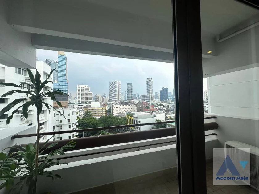 6  3 br Apartment For Rent in Sathorn ,Bangkok MRT Lumphini at Cozy and Convenient Apartment Near Garden Intl AA46857