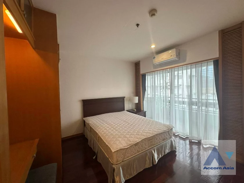 21  3 br Apartment For Rent in Sathorn ,Bangkok MRT Lumphini at Cozy and Convenient Apartment Near Garden Intl AA46857