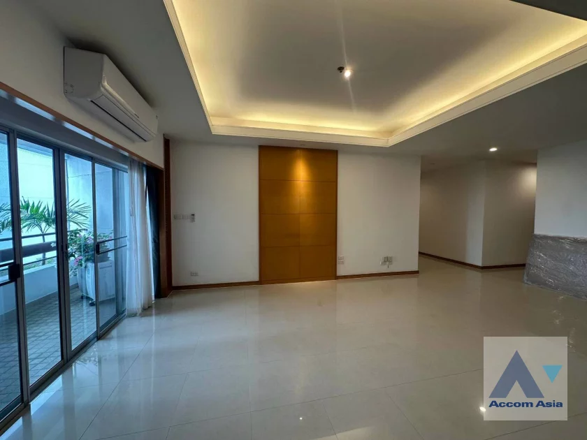 5  3 br Apartment For Rent in Sathorn ,Bangkok MRT Lumphini at Cozy and Convenient Apartment Near Garden Intl AA46857