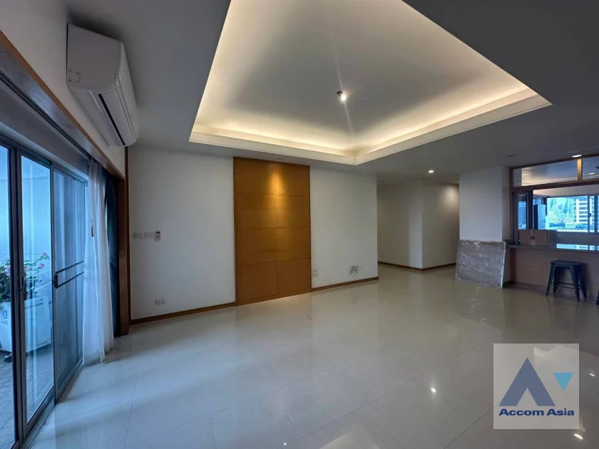 7  3 br Apartment For Rent in Sathorn ,Bangkok MRT Lumphini at Cozy and Convenient Apartment Near Garden Intl AA46857