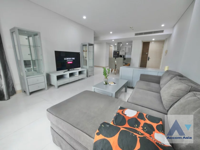 Pet friendly | Fullerton Sukhumvit Condominium  2 Bedroom for Sale BTS Ekkamai in Sukhumvit Bangkok