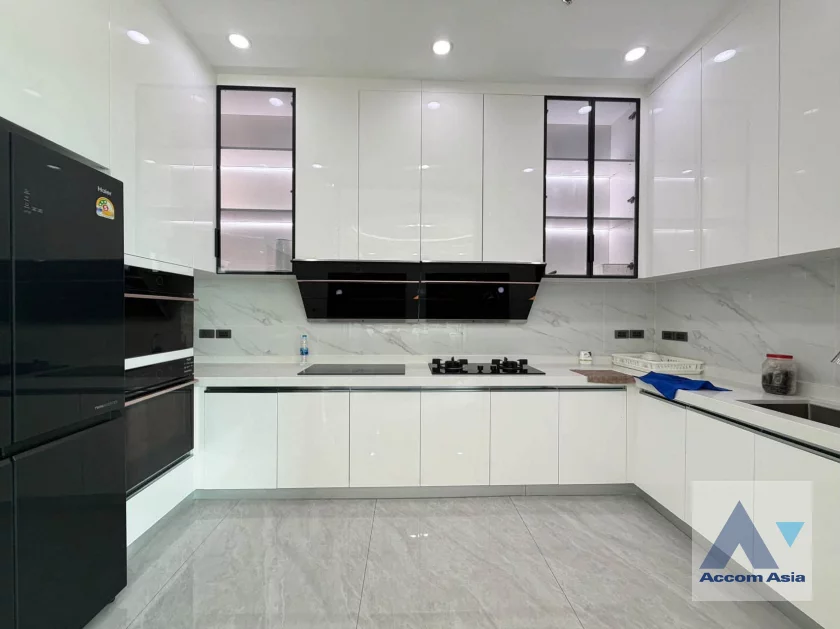 5  4 br Condominium For Sale in Sukhumvit ,Bangkok BTS Phrom Phong at Supalai Oriental Sukhumvit 39 AA46866