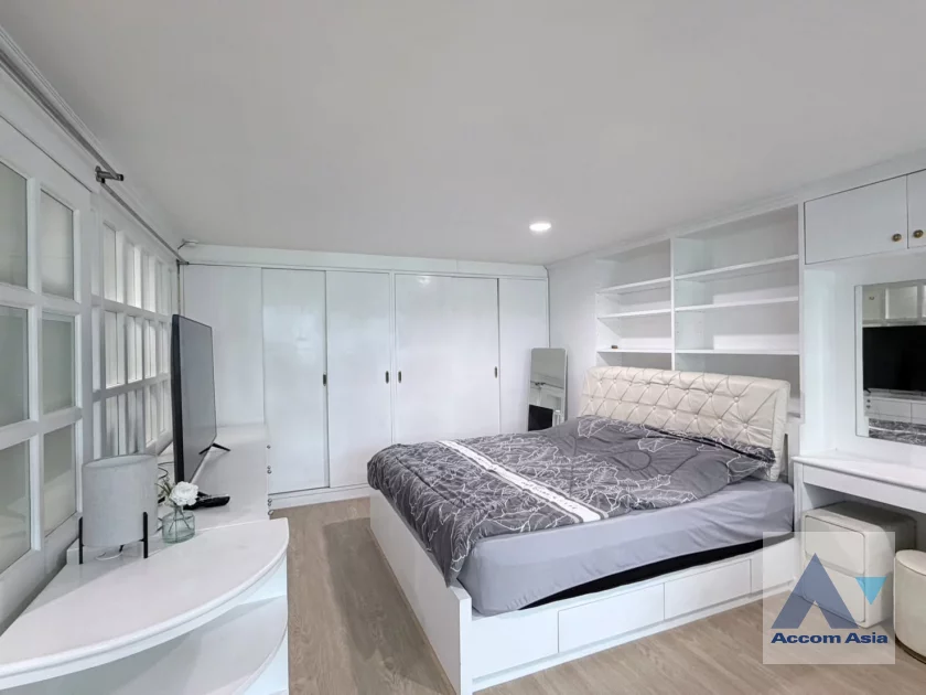 10  2 br Condominium for rent and sale in Silom ,Bangkok BTS Chong Nonsi at Diamond Tower AA46871