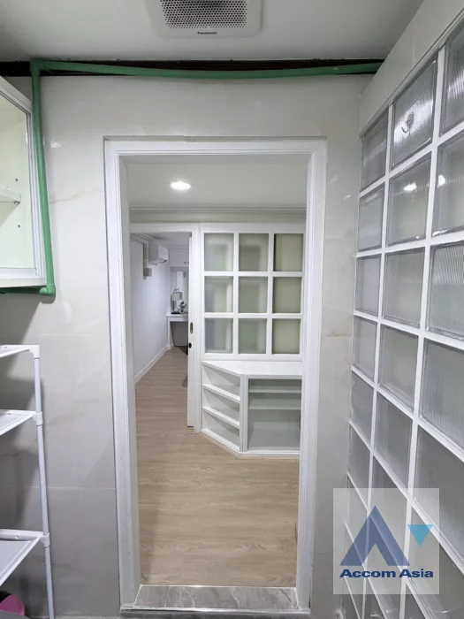 14  2 br Condominium for rent and sale in Silom ,Bangkok BTS Chong Nonsi at Diamond Tower AA46871