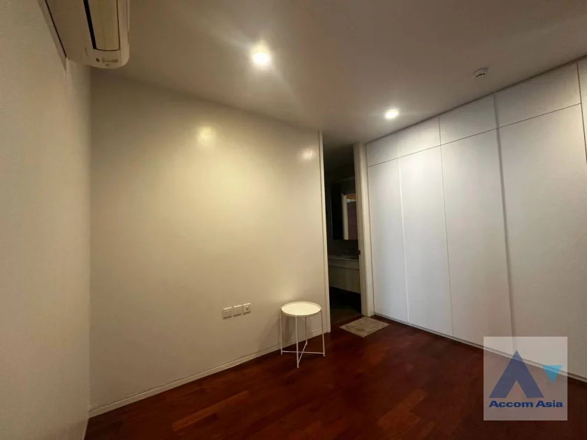 8  2 br Apartment For Rent in Sukhumvit ,Bangkok BTS Asok at Modern Boutique Desirable Low rised Building AA46876
