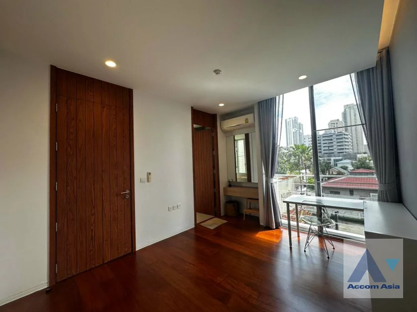 10  2 br Apartment For Rent in Sukhumvit ,Bangkok BTS Asok at Modern Boutique Desirable Low rised Building AA46877
