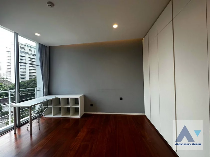 9  2 br Apartment For Rent in Sukhumvit ,Bangkok BTS Asok at Modern Boutique Desirable Low rised Building AA46877