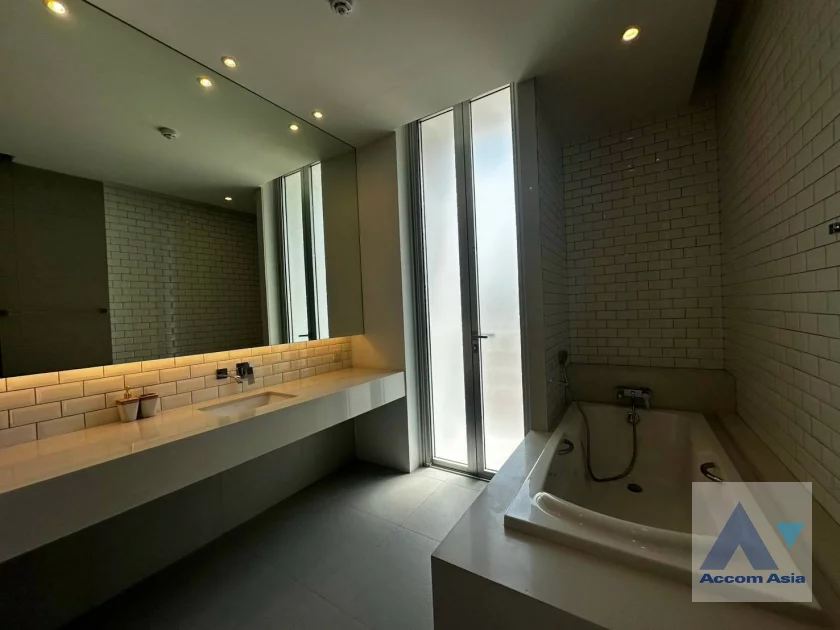 13  2 br Apartment For Rent in Sukhumvit ,Bangkok BTS Asok at Modern Boutique Desirable Low rised Building AA46877