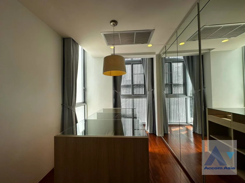 7  2 br Apartment For Rent in Sukhumvit ,Bangkok BTS Asok at Modern Boutique Desirable Low rised Building AA46877