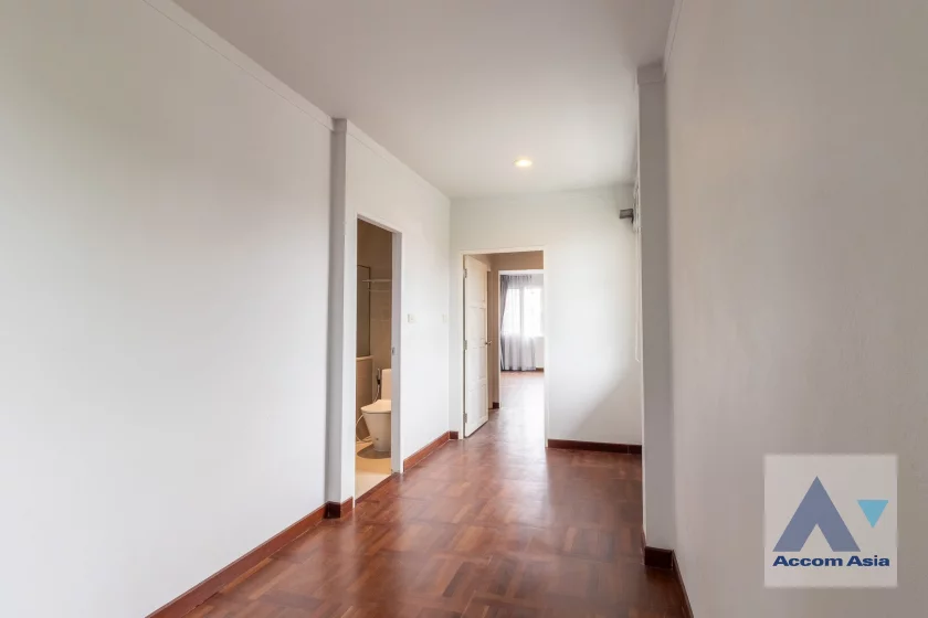 12  8 br House For Rent in Sathorn ,Bangkok MRT Khlong Toei AA46879