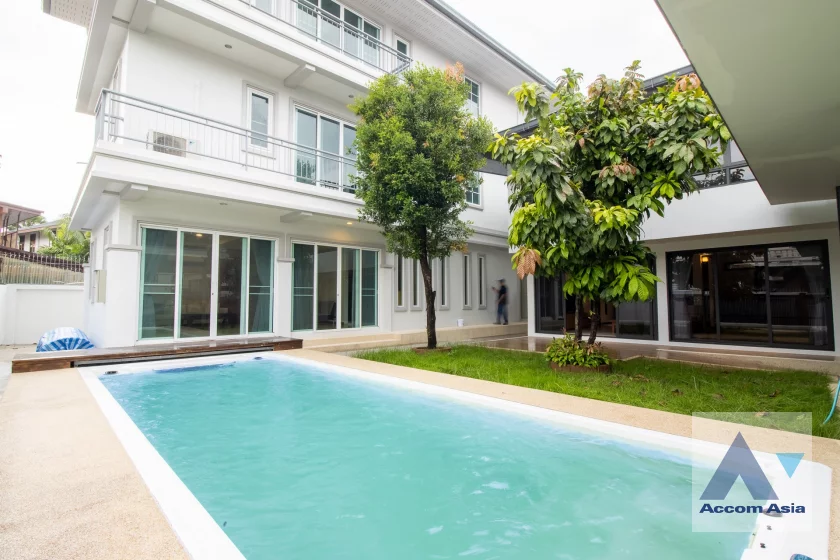 unitHome Office, Private Swimming Pool |  8 Bedrooms  House For Rent in Sathorn, Bangkok  near MRT Khlong Toei (AA46879)