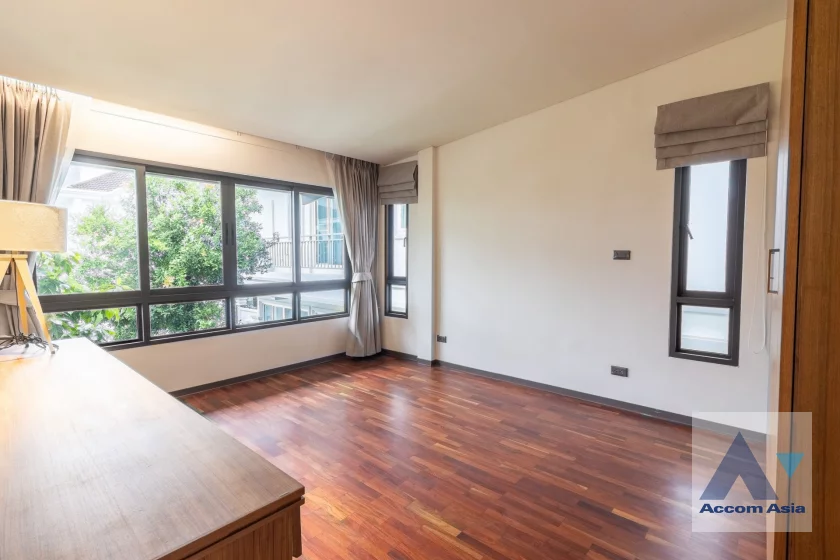 26  8 br House For Rent in Sathorn ,Bangkok MRT Khlong Toei AA46879