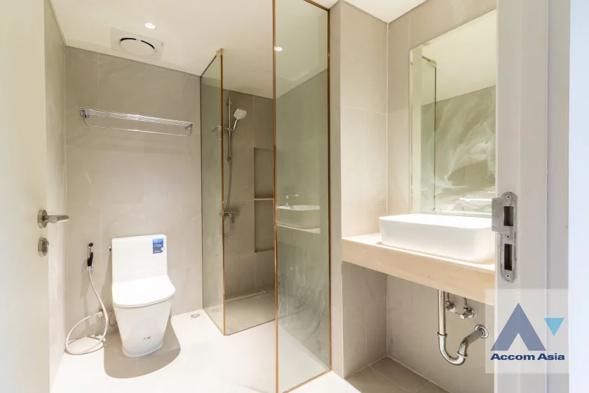 27  8 br House For Rent in Sathorn ,Bangkok MRT Khlong Toei AA46879