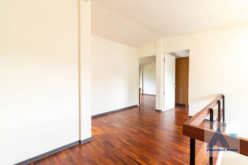 31  8 br House For Rent in Sathorn ,Bangkok MRT Khlong Toei AA46879