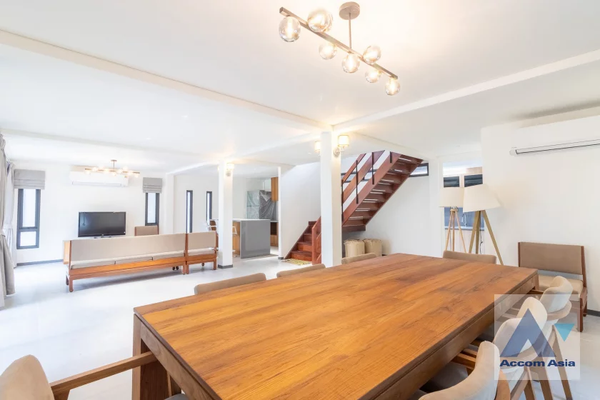 8  8 br House For Rent in Sathorn ,Bangkok MRT Khlong Toei AA46879
