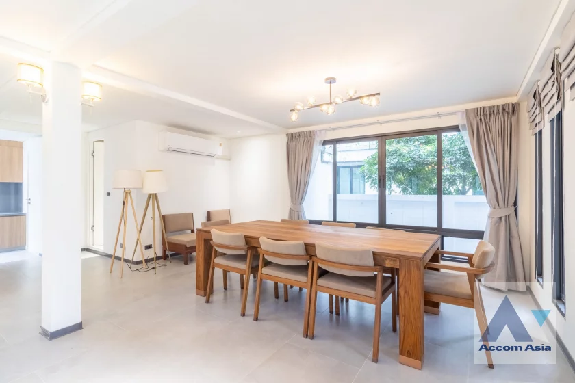 7  8 br House For Rent in Sathorn ,Bangkok MRT Khlong Toei AA46879