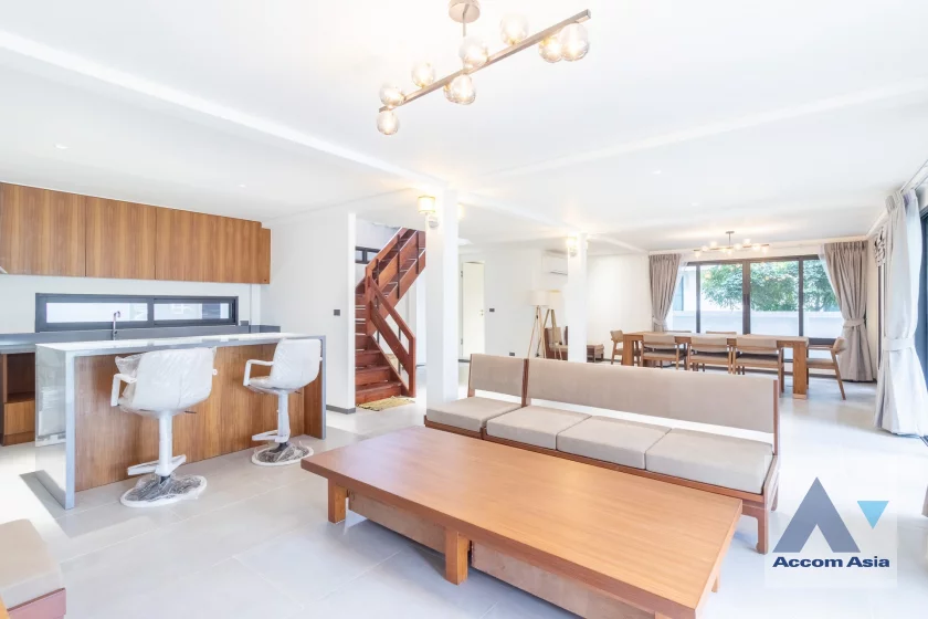 5  8 br House For Rent in Sathorn ,Bangkok MRT Khlong Toei AA46879