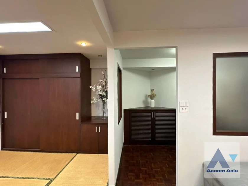 unit 2 Bedrooms  Apartment For Rent in Sukhumvit, Bangkok  near BTS Phrom Phong (AA46881)