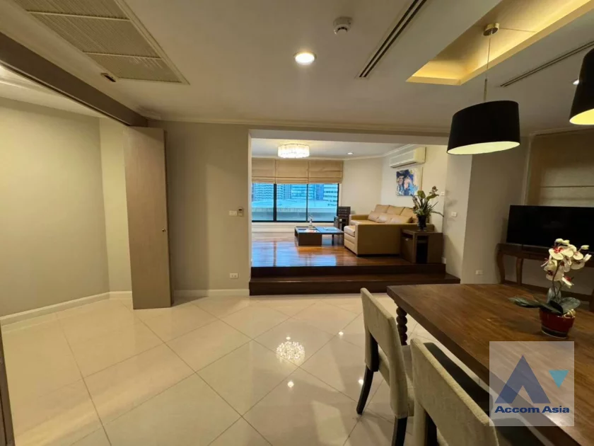 unit 3 Bedrooms  Apartment For Rent in Sukhumvit, Bangkok  near BTS Phrom Phong (AA46882)