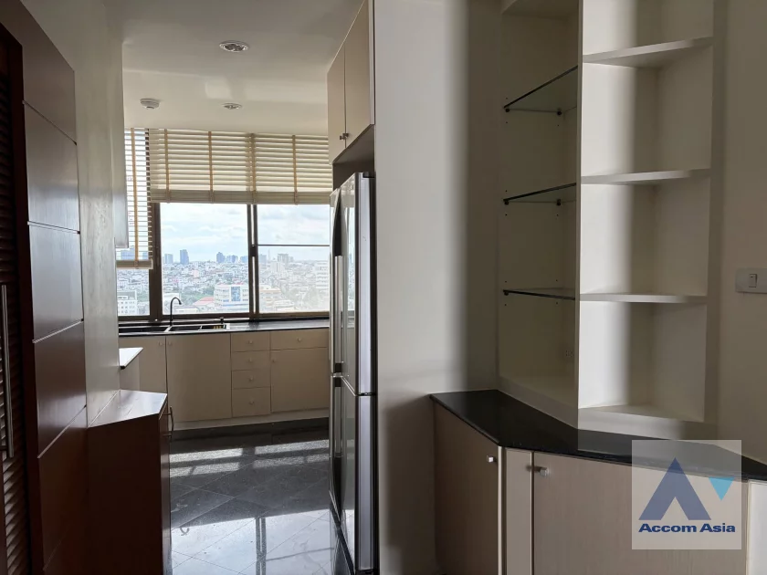 unitRiverside / River View |  3 Bedrooms  Condominium For Rent in Charoen Nakhon, Bangkok  near BTS Krung Thon Buri (AA46887)