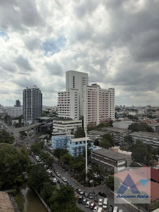 17  3 br Condominium For Rent in Charoen Nakhon ,Bangkok BTS Krung Thon Buri at River House AA46887