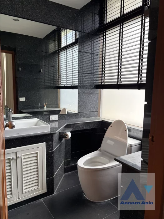 14  3 br Condominium For Rent in Charoen Nakhon ,Bangkok BTS Krung Thon Buri at River House AA46887