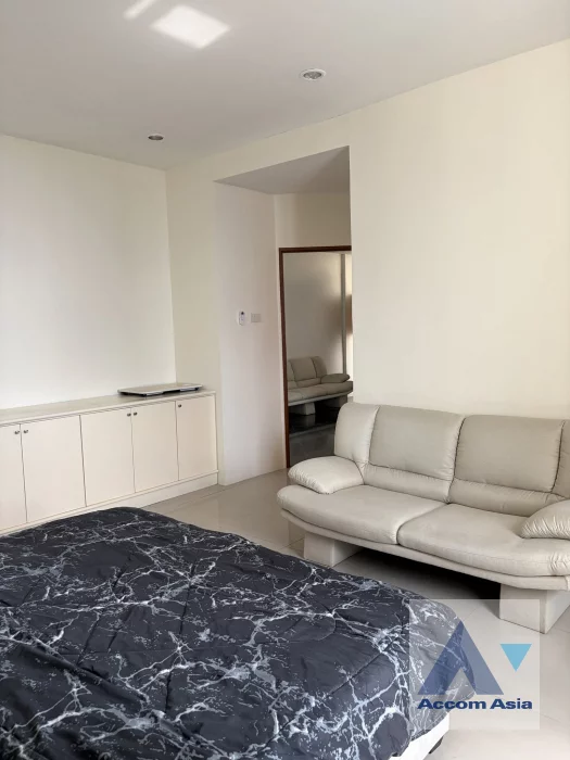 11  3 br Condominium For Rent in Charoen Nakhon ,Bangkok BTS Krung Thon Buri at River House AA46887