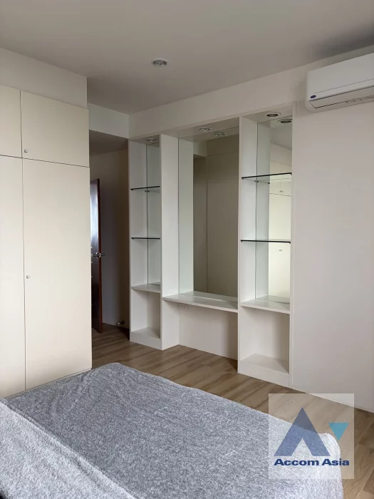13  3 br Condominium For Rent in Charoen Nakhon ,Bangkok BTS Krung Thon Buri at River House AA46887