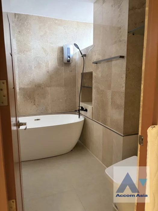 15  3 br Condominium For Rent in Charoen Nakhon ,Bangkok BTS Krung Thon Buri at River House AA46887