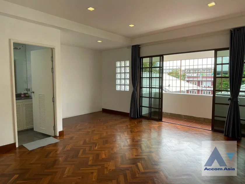 13  6 br Townhouse For Rent in Sukhumvit ,Bangkok BTS Phra khanong - ARL Ramkhamhaeng AA46890