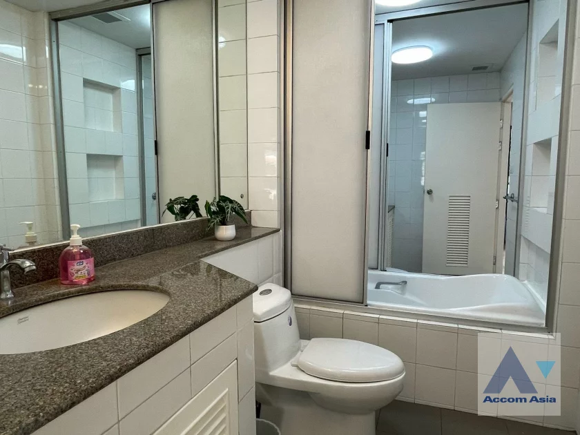 31  6 br Townhouse For Rent in Sukhumvit ,Bangkok BTS Phra khanong - ARL Ramkhamhaeng AA46890