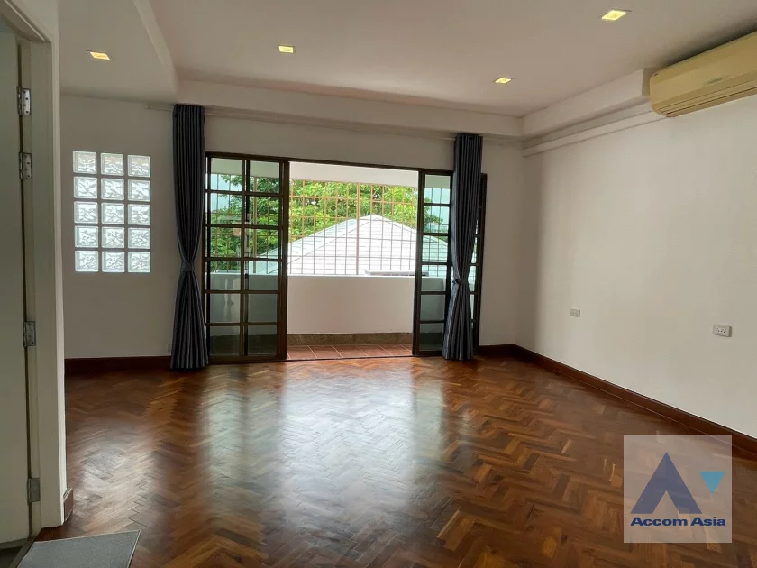 14  6 br Townhouse For Rent in Sukhumvit ,Bangkok BTS Phra khanong - ARL Ramkhamhaeng AA46890