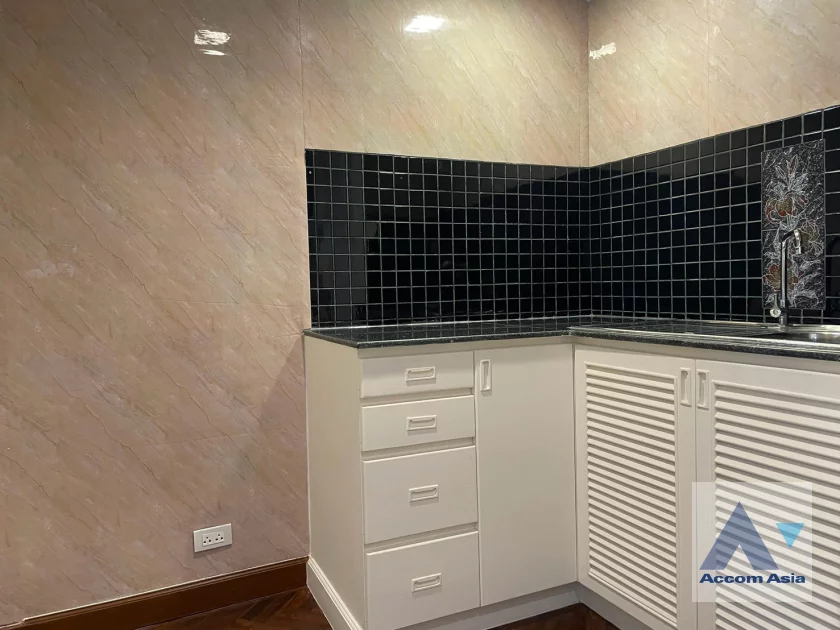 10  6 br Townhouse For Rent in Sukhumvit ,Bangkok BTS Phra khanong - ARL Ramkhamhaeng AA46890