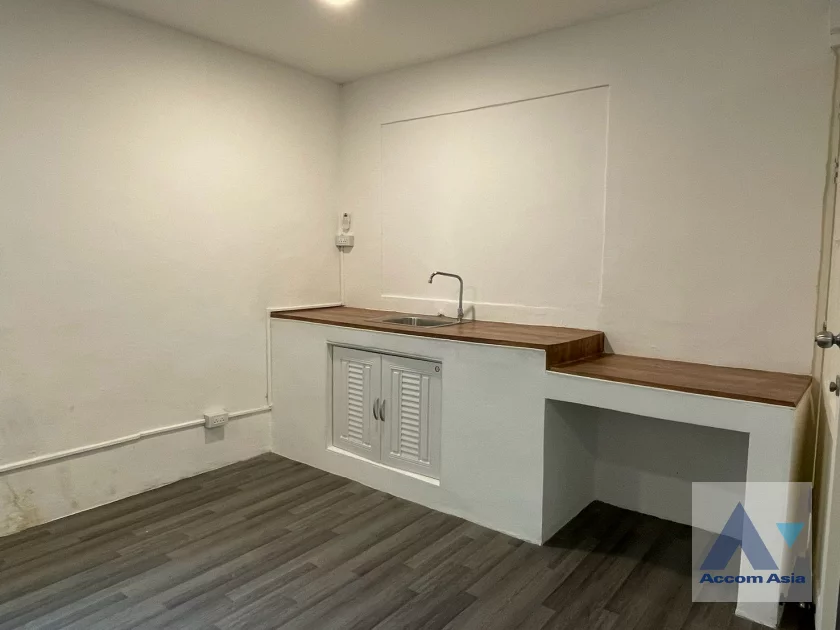11  6 br Townhouse For Rent in Sukhumvit ,Bangkok BTS Phra khanong - ARL Ramkhamhaeng AA46890