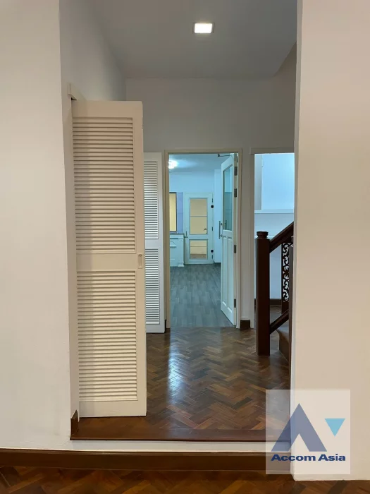 unitHome Office |  6 Bedrooms  Townhouse For Rent in Sukhumvit, Bangkok  near BTS Phra khanong - ARL Ramkhamhaeng (AA46890)