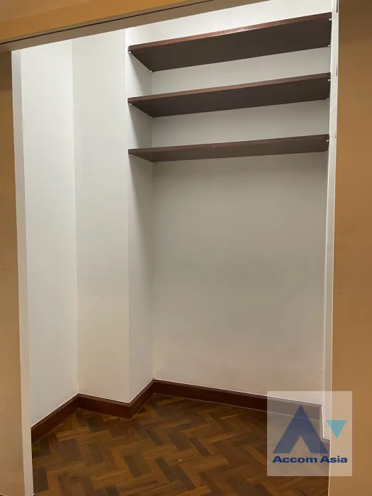26  6 br Townhouse For Rent in Sukhumvit ,Bangkok BTS Phra khanong - ARL Ramkhamhaeng AA46890