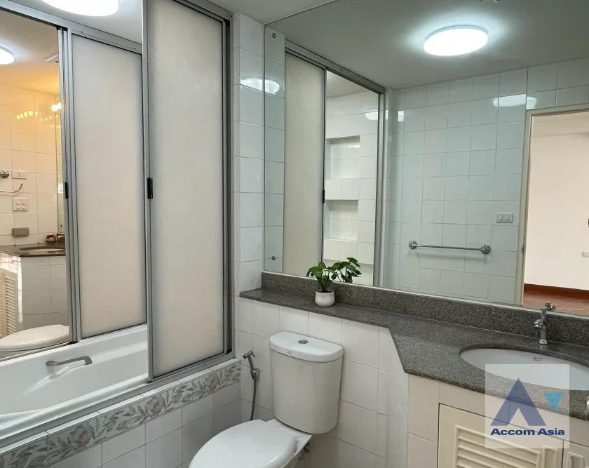 32  6 br Townhouse For Rent in Sukhumvit ,Bangkok BTS Phra khanong - ARL Ramkhamhaeng AA46890
