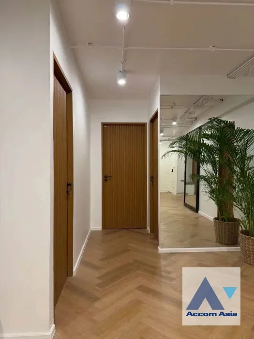 unit 3 Bedrooms  Condominium For Rent in Sukhumvit, Bangkok  near BTS Phrom Phong (AA46891)