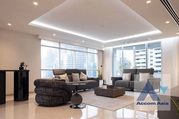 unit 3 Bedrooms  Condominium For Rent in Sukhumvit, Bangkok  near BTS Ekkamai (AA46896)