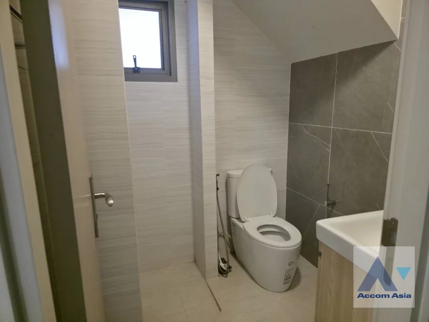 14  4 br House For Rent in Samutprakan ,Samutprakan  at House AA46909