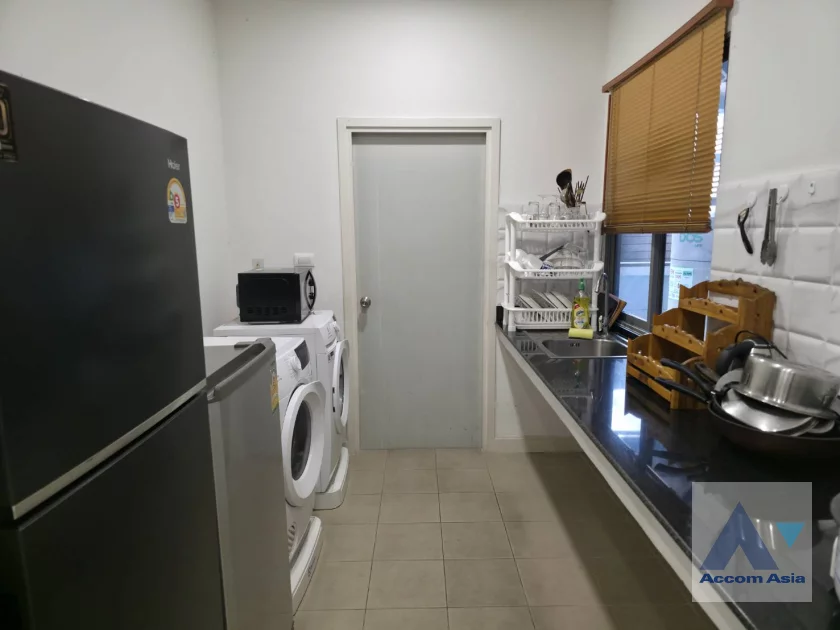 11  4 br House For Rent in Samutprakan ,Samutprakan  at House AA46909
