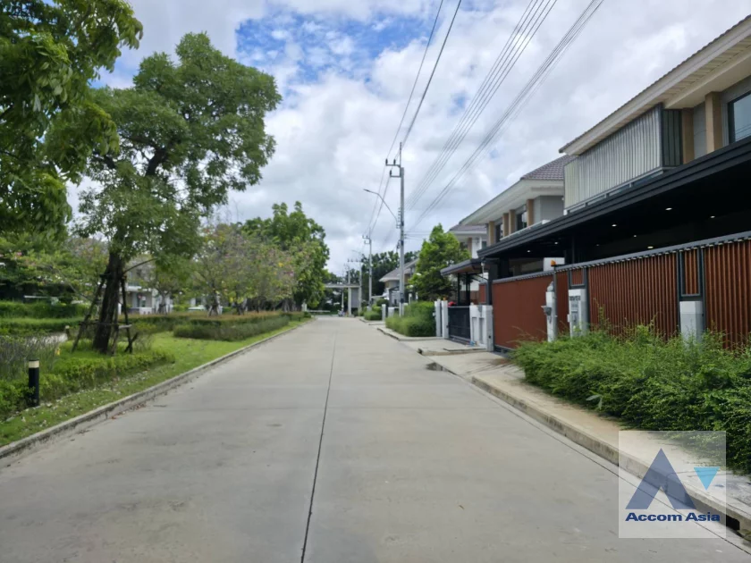 unit 4 Bedrooms  House For Rent in Samutprakan, Samutprakan  (AA46909)