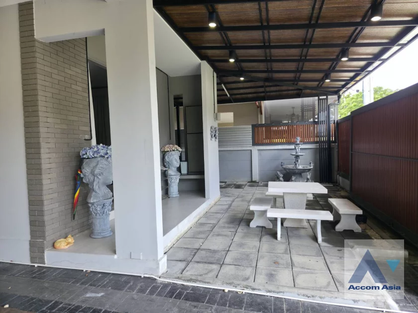 6  4 br House For Rent in Samutprakan ,Samutprakan  at House AA46909