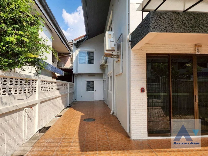 27  6 br House For Rent in Ratchadaphisek ,Bangkok MRT Huai Khwang AA46919